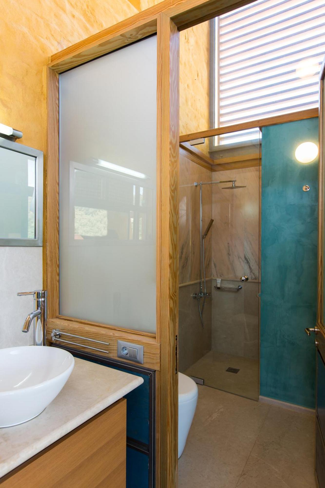 Beachfront Ravdoucha Epavlis Eleni Villa - Pool, Hot Tub, Gym, Sauna, Private Parking, Wifi Chania  Zewnętrze zdjęcie