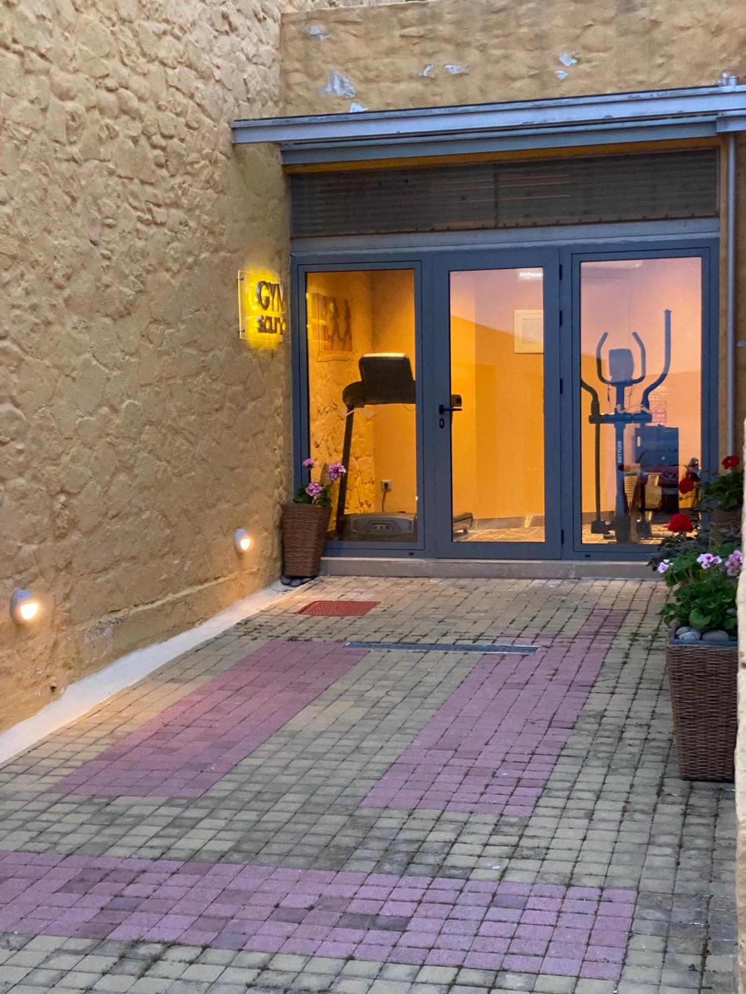 Beachfront Ravdoucha Epavlis Eleni Villa - Pool, Hot Tub, Gym, Sauna, Private Parking, Wifi Chania  Zewnętrze zdjęcie