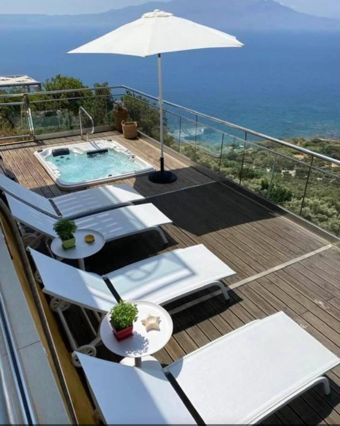 Beachfront Ravdoucha Epavlis Eleni Villa - Pool, Hot Tub, Gym, Sauna, Private Parking, Wifi Chania  Zewnętrze zdjęcie