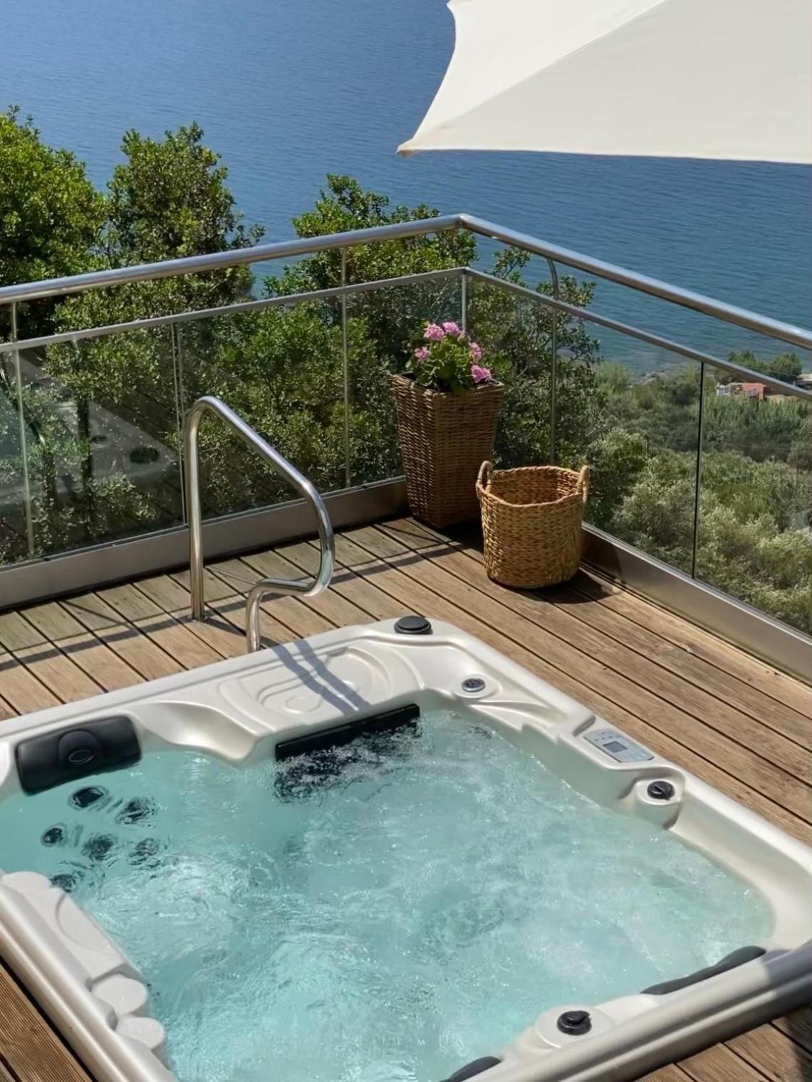 Beachfront Ravdoucha Epavlis Eleni Villa - Pool, Hot Tub, Gym, Sauna, Private Parking, Wifi Chania  Zewnętrze zdjęcie