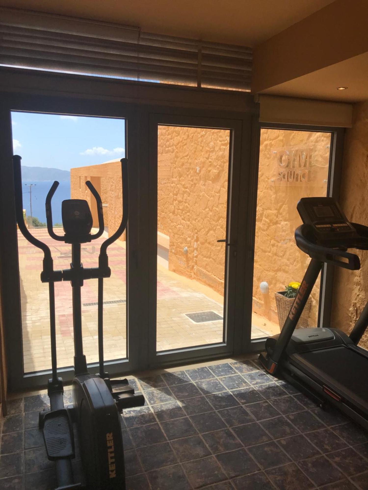 Beachfront Ravdoucha Epavlis Eleni Villa - Pool, Hot Tub, Gym, Sauna, Private Parking, Wifi Chania  Zewnętrze zdjęcie
